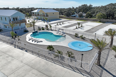 Lake House Waterfront,Community Pool, Walk to Bars, Restaurants and Pier, , on Gulf of Mexico - Aransas Bay in Texas - Lakehouse Vacation Rental - Lake Home for rent on LakeHouseVacations.com