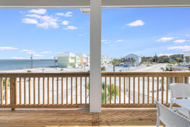 Lake House Waterfront,Community Pool, Walk to Bars, Restaurants and Pier, , on Gulf of Mexico - Aransas Bay in Texas - Lakehouse Vacation Rental - Lake Home for rent on LakeHouseVacations.com