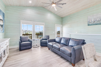 Lake House Waterfront,Community Pool, Walk to Bars, Restaurants and Pier, , on Gulf of Mexico - Aransas Bay in Texas - Lakehouse Vacation Rental - Lake Home for rent on LakeHouseVacations.com