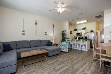 Lake House Luxurious Pet-Friendly Retreat w2 Resort Pools & a Short Walk to the Beach. , , on Gulf of Mexico - Corpus Christi in Texas - Lakehouse Vacation Rental - Lake Home for rent on LakeHouseVacations.com