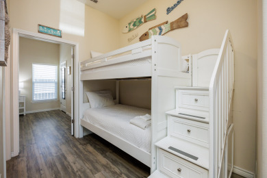 Lake House Luxurious Pet-Friendly Retreat w2 Resort Pools & a Short Walk to the Beach. , , on Gulf of Mexico - Corpus Christi in Texas - Lakehouse Vacation Rental - Lake Home for rent on LakeHouseVacations.com