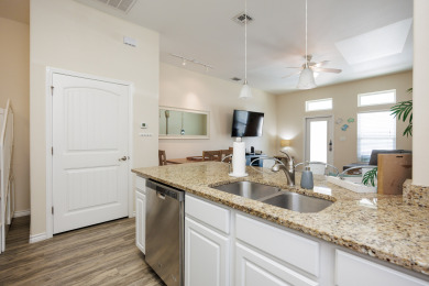 Lake House Luxurious Pet-Friendly Retreat w2 Resort Pools & a Short Walk to the Beach. , , on Gulf of Mexico - Corpus Christi in Texas - Lakehouse Vacation Rental - Lake Home for rent on LakeHouseVacations.com