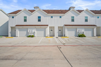 Lake House Sea La Ve blends luxury and beachside convenience perfectly, , on Gulf of Mexico - Corpus Christi in Texas - Lakehouse Vacation Rental - Lake Home for rent on LakeHouseVacations.com