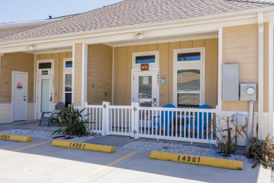 Lake House Cozy Pet-Friendly Beachside Retreat Perfect for Family or Romantic Getaways!, , on Gulf of Mexico - Corpus Christi in Texas - Lakehouse Vacation Rental - Lake Home for rent on LakeHouseVacations.com
