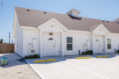 Lake House Luxurious Beachside Townhome wPrivate Patio & Resort Amenities. Pet-Friendly, , on Gulf of Mexico - Corpus Christi in Texas - Lakehouse Vacation Rental - Lake Home for rent on LakeHouseVacations.com