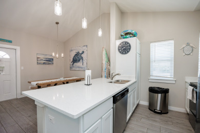 Lake House Luxurious Beachside Townhome wPrivate Patio & Resort Amenities. Pet-Friendly, , on Gulf of Mexico - Corpus Christi in Texas - Lakehouse Vacation Rental - Lake Home for rent on LakeHouseVacations.com