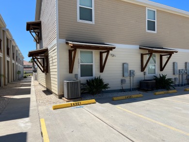 Lake House Pet-Friendly Townhome Walking Distance to the Beach w2 Heated Pools, , on Gulf of Mexico - Corpus Christi in Texas - Lakehouse Vacation Rental - Lake Home for rent on LakeHouseVacations.com