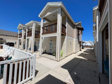 Lake House Pet-Friendly Townhome Walking Distance to the Beach w2 Heated Pools, , on Gulf of Mexico - Corpus Christi in Texas - Lakehouse Vacation Rental - Lake Home for rent on LakeHouseVacations.com