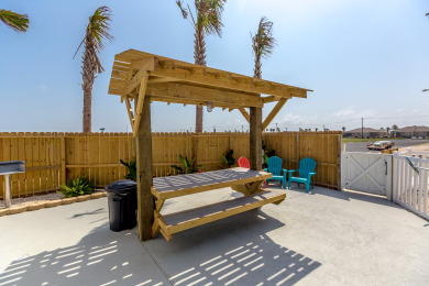 Lake House Family-friendly beauty is located just Across the Street from the Beach!, , on Gulf of Mexico - Corpus Christi in Texas - Lakehouse Vacation Rental - Lake Home for rent on LakeHouseVacations.com