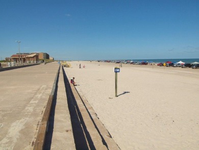 Lake House Bring Your Pups Pet-Friendly Townhome Near the Surf and Sand, , on Gulf of Mexico - Corpus Christi in Texas - Lakehouse Vacation Rental - Lake Home for rent on LakeHouseVacations.com