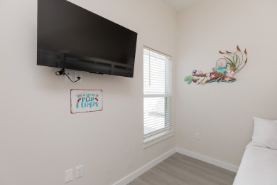 Lake House Dog-Friendly Getaway with Fun Amenities, Just Steps from the Beach, , on Gulf of Mexico - Corpus Christi in Texas - Lakehouse Vacation Rental - Lake Home for rent on LakeHouseVacations.com