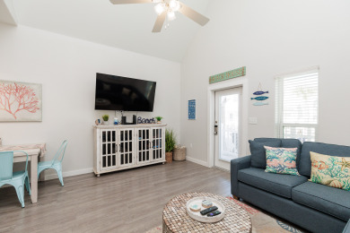 Lake House Catch the Wave to Your Pet-Friendly Beachside Escape, , on Gulf of Mexico - Corpus Christi in Texas - Lakehouse Vacation Rental - Lake Home for rent on LakeHouseVacations.com