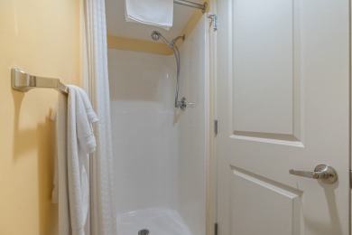 Lake House Spacious 2nd row condo, great amenities + Free Attraction Tickets!, , on Atlantic Ocean - North Myrtle Beach in South Carolina - Lakehouse Vacation Rental - Lake Home for rent on LakeHouseVacations.com