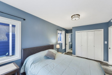 Lake House Lake Front On Lake Wawasee, Master bedroom, king bed, and flatscreen TV, on Lake Wawasee in Indiana - Lakehouse Vacation Rental - Lake Home for rent on LakeHouseVacations.com