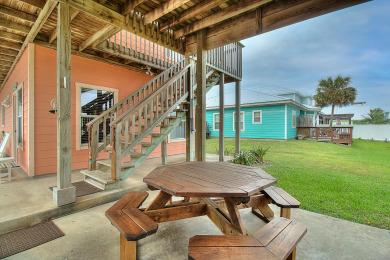 Lake House Beautiful private home! 1000 sq ft of decks Gameroom Community Pool Boardwalk, , on Gulf of Mexico - Port Aransas in Texas - Lakehouse Vacation Rental - Lake Home for rent on LakeHouseVacations.com