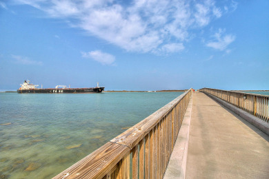 Lake House Spacious condo with a HEATED community pool. Private Pier! , , on Gulf of Mexico - Port Aransas in Texas - Lakehouse Vacation Rental - Lake Home for rent on LakeHouseVacations.com