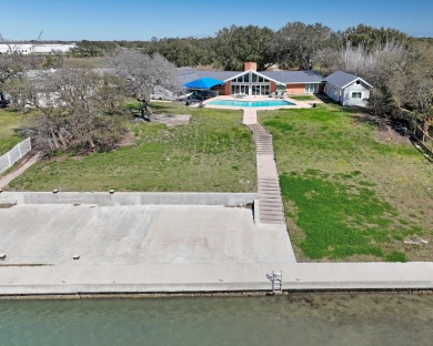 Lake House Amazing Pool! Waterfront, Outdoor Kitchen, Room for the whole family!, , on Gulf of Mexico - Corpus Christi in Texas - Lakehouse Vacation Rental - Lake Home for rent on LakeHouseVacations.com