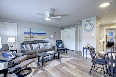 Lake House Cozy Getaway Near the Beach. Large heated pool! Only a block to the beach! , , on Gulf of Mexico - Port Aransas in Texas - Lakehouse Vacation Rental - Lake Home for rent on LakeHouseVacations.com