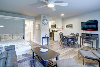 Lake House Cozy Getaway Near the Beach. Large heated pool! Only a block to the beach! , , on Gulf of Mexico - Port Aransas in Texas - Lakehouse Vacation Rental - Lake Home for rent on LakeHouseVacations.com