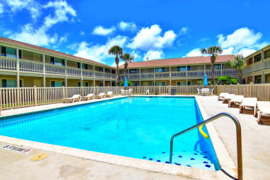 Lake House Cozy Getaway Near the Beach. Large heated pool! Only a block to the beach! , , on Gulf of Mexico - Port Aransas in Texas - Lakehouse Vacation Rental - Lake Home for rent on LakeHouseVacations.com