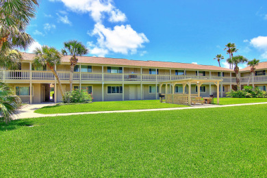 Lake House Cozy Getaway Near the Beach. Large heated pool! Only a block to the beach! , , on Gulf of Mexico - Port Aransas in Texas - Lakehouse Vacation Rental - Lake Home for rent on LakeHouseVacations.com