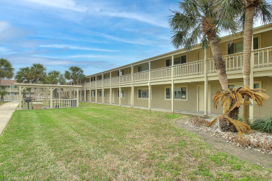 Lake House Cozy Getaway Near the Beach. Large heated pool! Only a block to the beach! , , on Gulf of Mexico - Port Aransas in Texas - Lakehouse Vacation Rental - Lake Home for rent on LakeHouseVacations.com