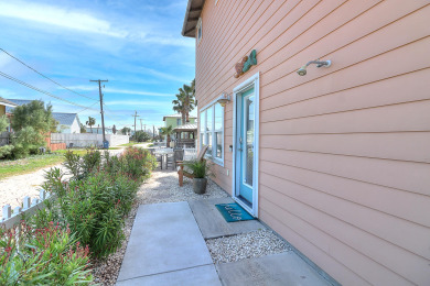 Lake House A tropical oasis Pet Friendly Community Pool Gas and Charcoal Grill, , on Gulf of Mexico - Port Aransas in Texas - Lakehouse Vacation Rental - Lake Home for rent on LakeHouseVacations.com