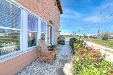 Lake House A tropical oasis Pet Friendly Community Pool Gas and Charcoal Grill, , on Gulf of Mexico - Port Aransas in Texas - Lakehouse Vacation Rental - Lake Home for rent on LakeHouseVacations.com