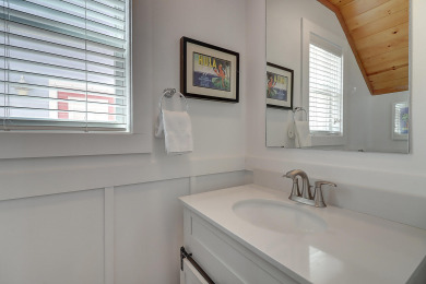 Lake House A tropical oasis Pet Friendly Community Pool Gas and Charcoal Grill, , on Gulf of Mexico - Port Aransas in Texas - Lakehouse Vacation Rental - Lake Home for rent on LakeHouseVacations.com