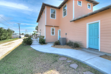 Lake House A tropical oasis Pet Friendly Community Pool Gas and Charcoal Grill, , on Gulf of Mexico - Port Aransas in Texas - Lakehouse Vacation Rental - Lake Home for rent on LakeHouseVacations.com