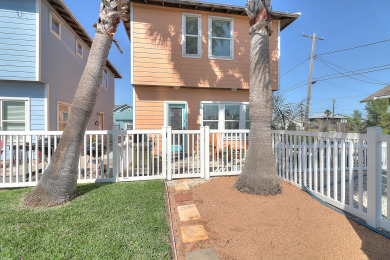Lake House A tropical oasis Pet Friendly Community Pool Gas and Charcoal Grill, , on Gulf of Mexico - Port Aransas in Texas - Lakehouse Vacation Rental - Lake Home for rent on LakeHouseVacations.com