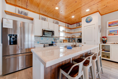 Lake House A tropical oasis Pet Friendly Community Pool Gas and Charcoal Grill, , on Gulf of Mexico - Port Aransas in Texas - Lakehouse Vacation Rental - Lake Home for rent on LakeHouseVacations.com