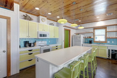 Lake House Pet friendly, 2 heated community pools, gated community, near the beach!, , on Gulf of Mexico - Port Aransas in Texas - Lakehouse Vacation Rental - Lake Home for rent on LakeHouseVacations.com