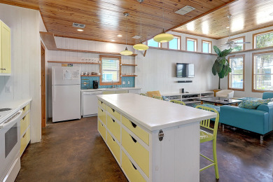 Lake House Pet friendly, 2 heated community pools, gated community, near the beach!, , on Gulf of Mexico - Port Aransas in Texas - Lakehouse Vacation Rental - Lake Home for rent on LakeHouseVacations.com