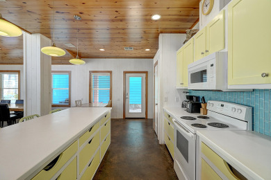Lake House Pet friendly, 2 heated community pools, gated community, near the beach!, , on Gulf of Mexico - Port Aransas in Texas - Lakehouse Vacation Rental - Lake Home for rent on LakeHouseVacations.com