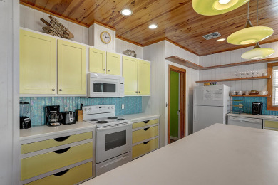 Lake House Pet friendly, 2 heated community pools, gated community, near the beach!, , on Gulf of Mexico - Port Aransas in Texas - Lakehouse Vacation Rental - Lake Home for rent on LakeHouseVacations.com