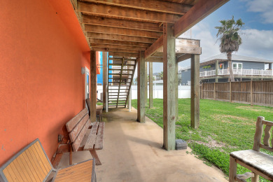 Lake House Spacious Pet-Friendly Home w2 Master Suites just Steps from the Beach!, , on Gulf of Mexico - Port Aransas in Texas - Lakehouse Vacation Rental - Lake Home for rent on LakeHouseVacations.com