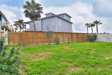 Lake House Spacious Pet-Friendly Home w2 Master Suites just Steps from the Beach!, , on Gulf of Mexico - Port Aransas in Texas - Lakehouse Vacation Rental - Lake Home for rent on LakeHouseVacations.com