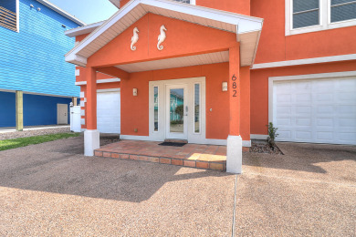 Lake House Spacious Pet-Friendly Home w2 Master Suites just Steps from the Beach!, , on Gulf of Mexico - Port Aransas in Texas - Lakehouse Vacation Rental - Lake Home for rent on LakeHouseVacations.com