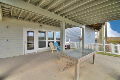 Lake House Gorgeous pet friendly home right on the beach! Heated Community Pool!, , on Gulf of Mexico - Port Aransas in Texas - Lakehouse Vacation Rental - Lake Home for rent on LakeHouseVacations.com
