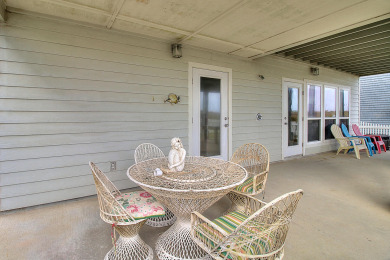 Lake House Gorgeous pet friendly home right on the beach! Heated Community Pool!, , on Gulf of Mexico - Port Aransas in Texas - Lakehouse Vacation Rental - Lake Home for rent on LakeHouseVacations.com