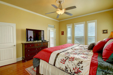 Lake House Gorgeous pet friendly home right on the beach! Heated Community Pool!, , on Gulf of Mexico - Port Aransas in Texas - Lakehouse Vacation Rental - Lake Home for rent on LakeHouseVacations.com