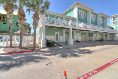 Lake House Short distance to the beach, community pool and hot tub!, , on Gulf of Mexico - Port Aransas in Texas - Lakehouse Vacation Rental - Lake Home for rent on LakeHouseVacations.com