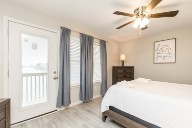 Lake House Pet Friendly, Waterfront Condo with Private Deck & Reserved Boat Slip, , on Gulf of Mexico - Corpus Christi in Texas - Lakehouse Vacation Rental - Lake Home for rent on LakeHouseVacations.com