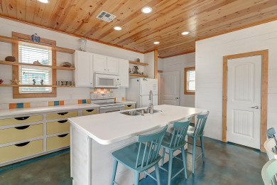 Lake House Sleeps 10, Pet Friendly, Community Pool, Boat Parking, , on Gulf of Mexico - Port Aransas in Texas - Lakehouse Vacation Rental - Lake Home for rent on LakeHouseVacations.com