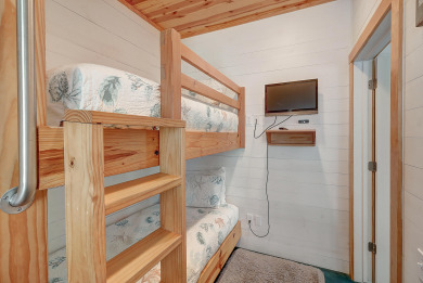 Lake House Sleeps 10, Pet Friendly, Community Pool, Boat Parking, , on Gulf of Mexico - Port Aransas in Texas - Lakehouse Vacation Rental - Lake Home for rent on LakeHouseVacations.com