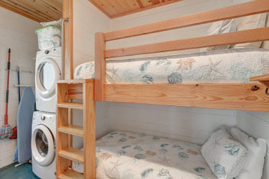 Lake House Sleeps 10, Pet Friendly, Community Pool, Boat Parking, , on Gulf of Mexico - Port Aransas in Texas - Lakehouse Vacation Rental - Lake Home for rent on LakeHouseVacations.com
