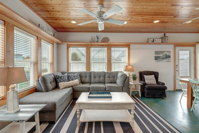 Lake House Sleeps 10, Pet Friendly, Community Pool, Boat Parking, , on Gulf of Mexico - Port Aransas in Texas - Lakehouse Vacation Rental - Lake Home for rent on LakeHouseVacations.com