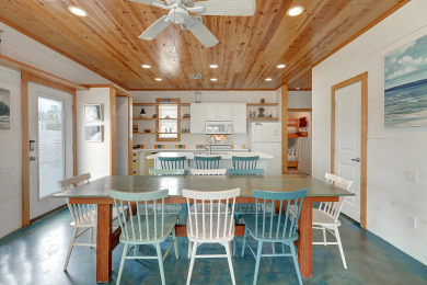 Lake House Sleeps 10, Pet Friendly, Community Pool, Boat Parking, , on Gulf of Mexico - Port Aransas in Texas - Lakehouse Vacation Rental - Lake Home for rent on LakeHouseVacations.com