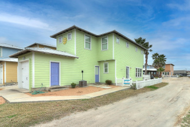 Lake House Sleeps 10, Pet Friendly, Community Pool, Boat Parking, , on Gulf of Mexico - Port Aransas in Texas - Lakehouse Vacation Rental - Lake Home for rent on LakeHouseVacations.com